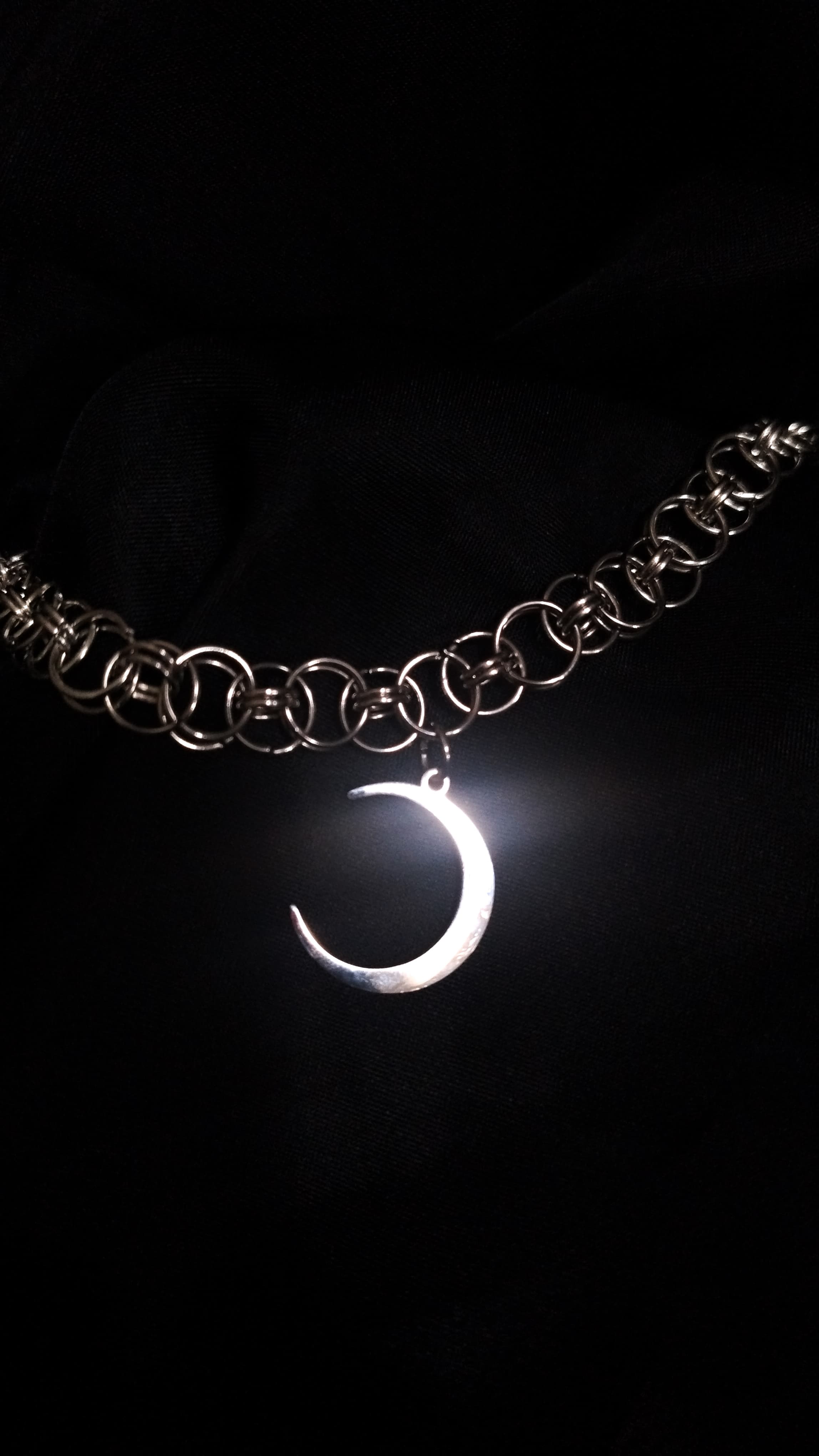 Colar Lua Chainmail foto 2