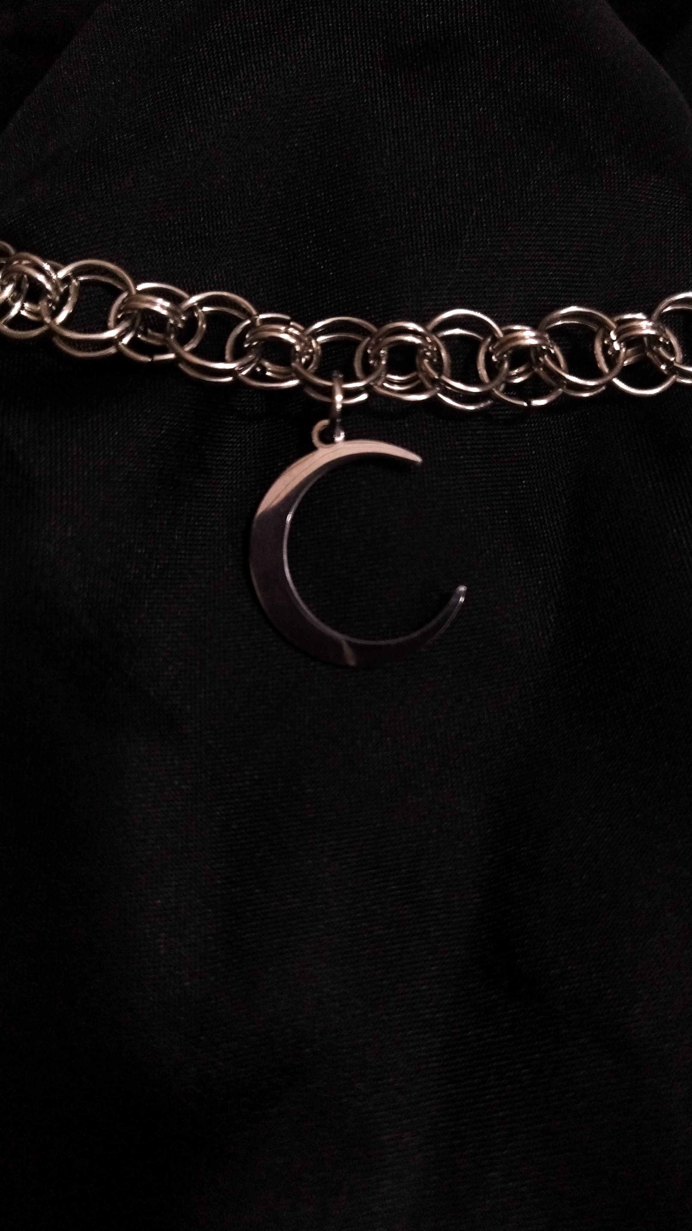 Colar Lua Chainmail foto 3