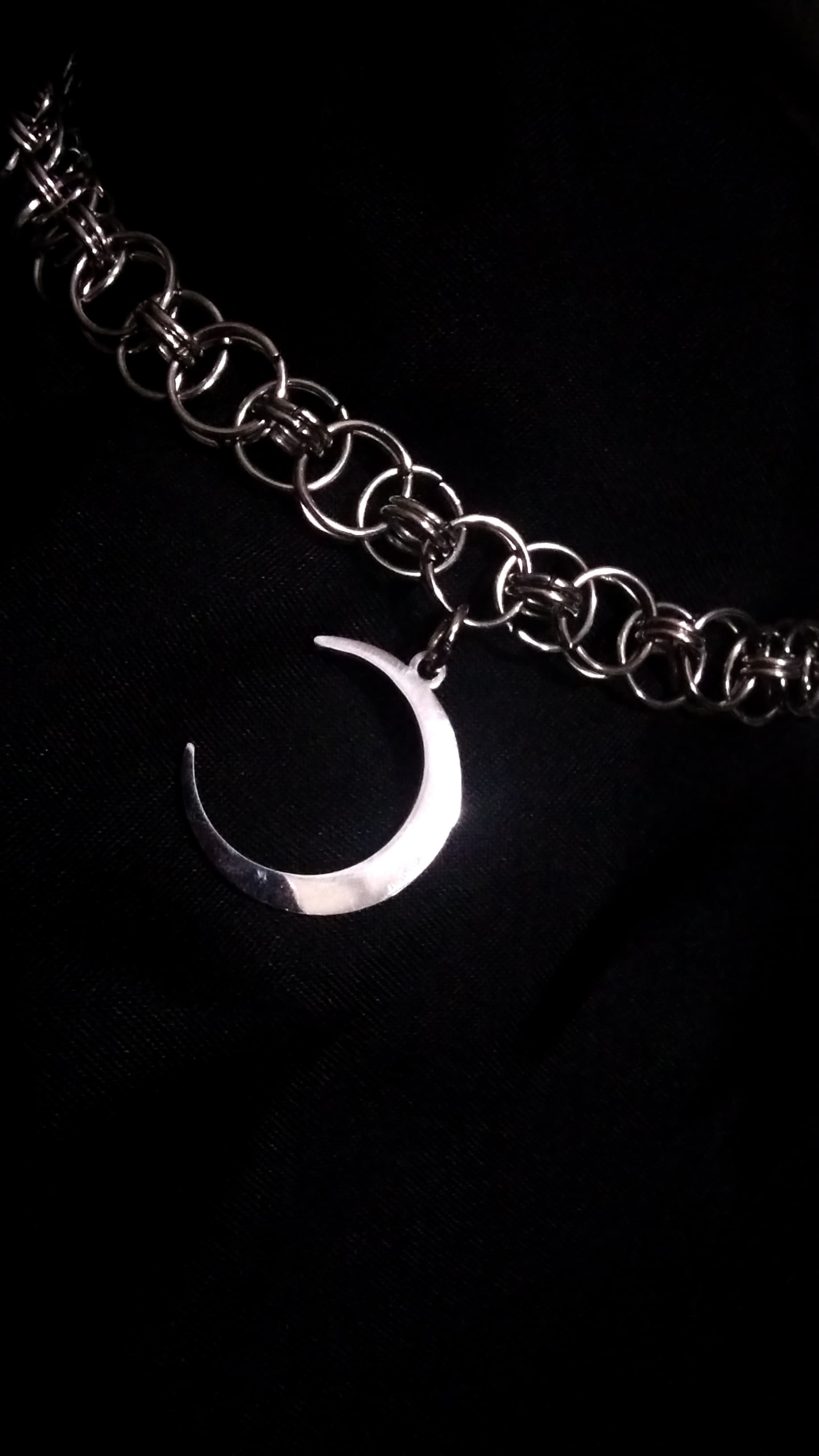 Colar Lua Chainmail foto 4